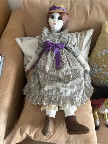 Collectors doll - collectors,