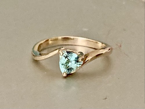 Blue green paraiba color - green,