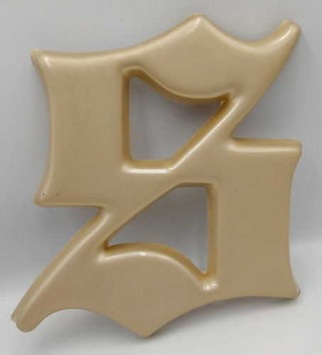 Reclaimed plastic gold - reclaimed,