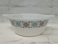 Vintage JAJ Pyrex CHELSEA Cinderella Casserole Dish 658