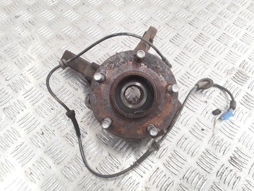 Nissan almera tino v10 front - almera,