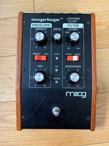 Moog 101 moogerfooger - moog,