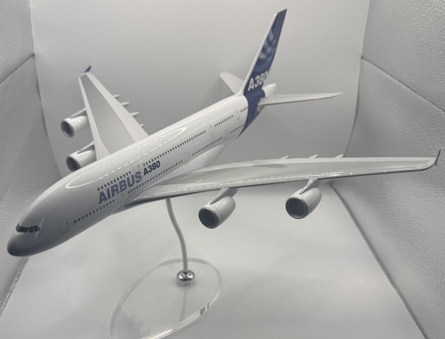 Airbus a380 model plane - airbus,