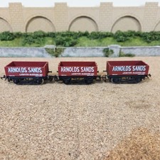 HORNBY  OO GAUGE  R097  ' ARNOLDS SANDS ' OPEN  WAGONS X 3   FREE POST