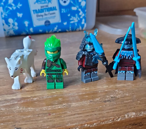 Lego ninjago minifigures lot - ninjago,