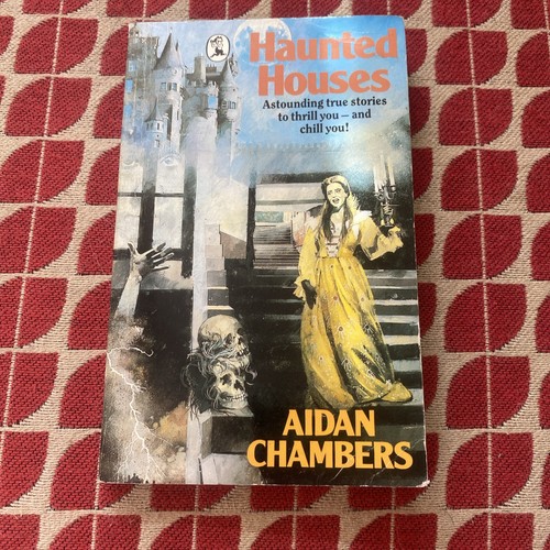 Haunted houses - houses, books)