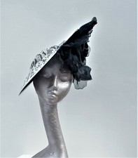 Lira - Black & Off White Lace