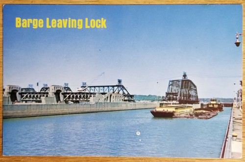 Barge lock dam 15 - lock,