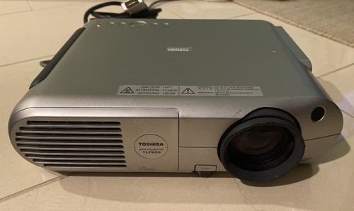 Toshiba tlp 650 lcd - toshiba, projector