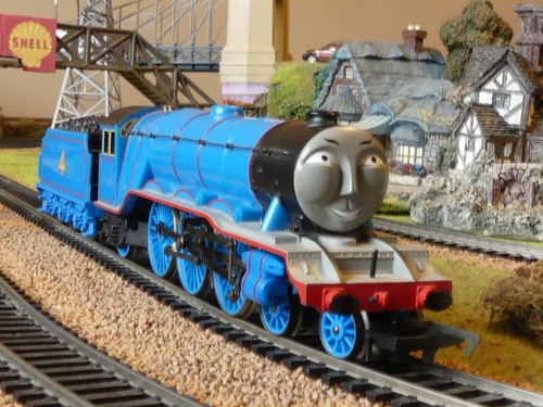 Hornby thomas and friends loco - hornby,
