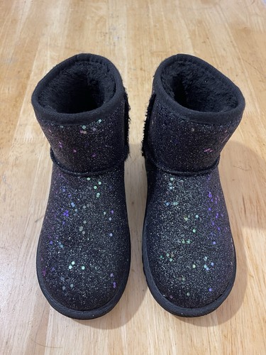 Girls cozy boots size 3 - cozy,