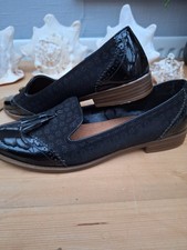 Ladies Moccasin Shoes by T U, size 8, Black patent with contrast, toggles, VVGC