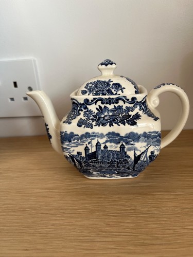 Wedgewood tea pot - wedgewood,