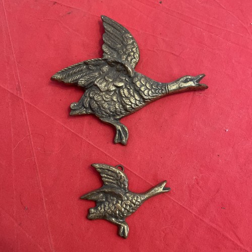Vintage brass wall hanging - 2,