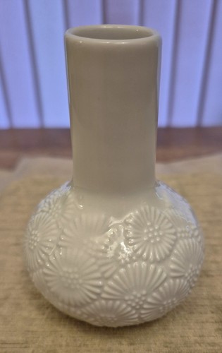 Vintage small ceramic white - vintage,