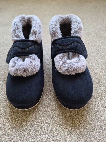 Navy padders slippers size - , 6