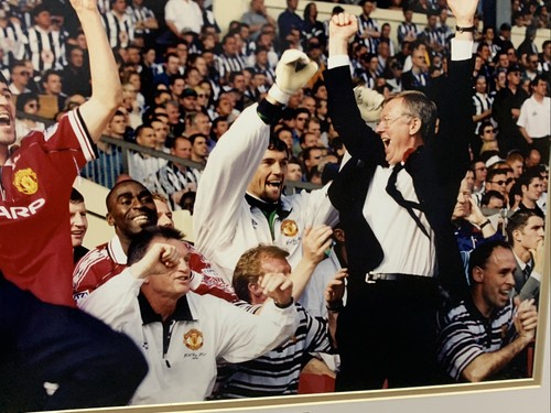Man dug out wembley 99 - man,