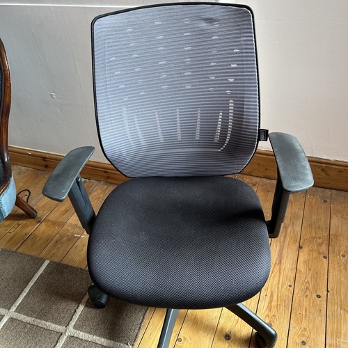 Black office mesh back chair - black,
