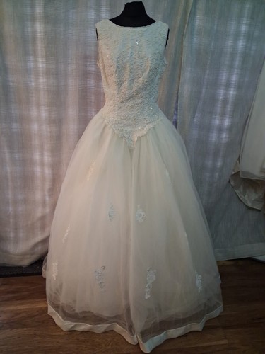 Wedding dress size ivory - wedding,