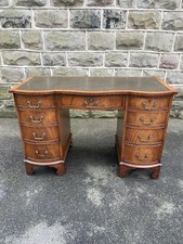 Quality Walnut Pedestal