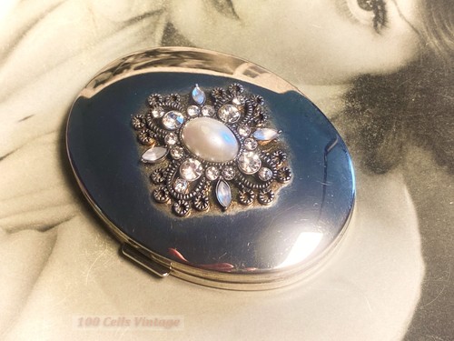 Shiny silver tone - , jeweled
