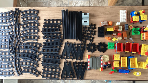 Duplo vintage black train