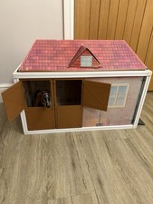 Vintage Sindy doll Super Home Garage Stables House Extension 44433 ( no horse)