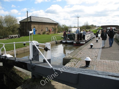 Photo 6x4 soulbury three locks - photo,