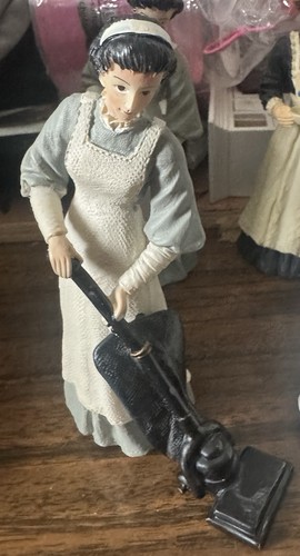 12th scale dolls house - scale, maid