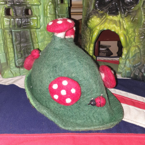 Gringo handmade wool - wool, toadstool
