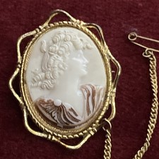 Vintage Gold Tone Scallop