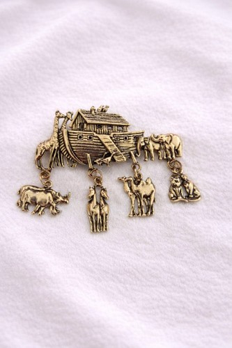 Noahs ark charm brooch vintage - noahs,