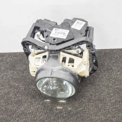 Volvo v60 front right - right, xenon