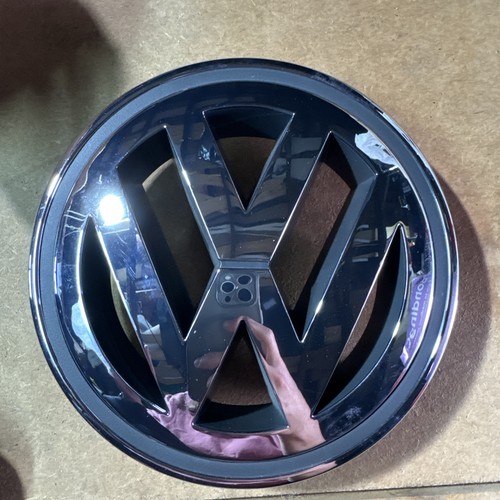 Front grille badge - vw,