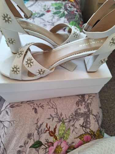 Bnwt 130 monsoon - bnwt,