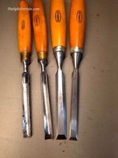2 Bench Chisels & 2 Gouges (in