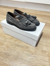 Women’s Russell & Bromley