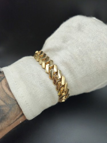 Heavy 9ct gold pronged - heavy,