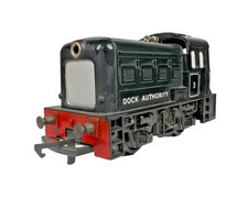 Triang Railways R253 Dock Authority Diesel Shunter number 3 untested unboxed
