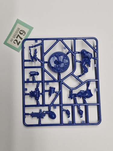 Warhammer space marine - space,