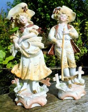 Figurines PAIR bisque