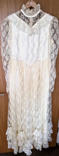 Vintage ivory lace - ivory, wedding