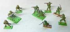 GROUP OF BRITAINS' VINTAGE PLASTIC DEETAIL US AND JAPANESE SOLDIERS