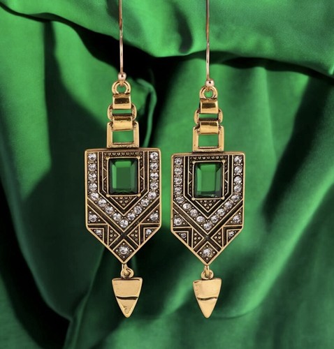Vintage style emerald green - vintage,