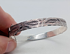 Fully Hallmarked 925 Silver 7mm Wide  Foliate Engraved Hinged Bangle 7.5" 15g