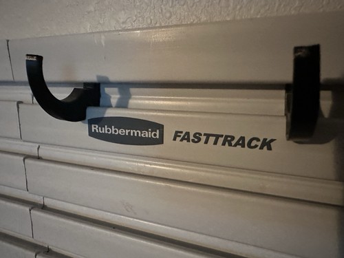 Included rubbermaid - 15,