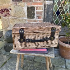 Wicker Hamper small picnic