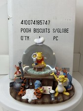 Large Disney Musical Winnie The Pooh & Friends Snowglobe Pooh Making Cookies