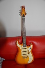 Burns Honeyblonde lacquered