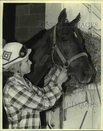 1982 press photo exercise - 1982,